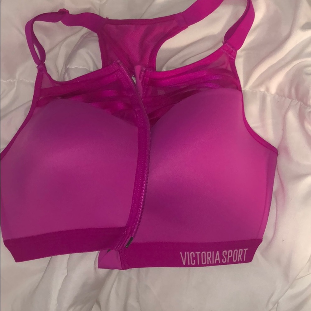 Sports bra